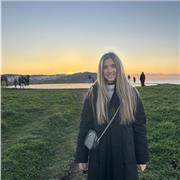 Chica opositora y con muchas ganas de enseñar